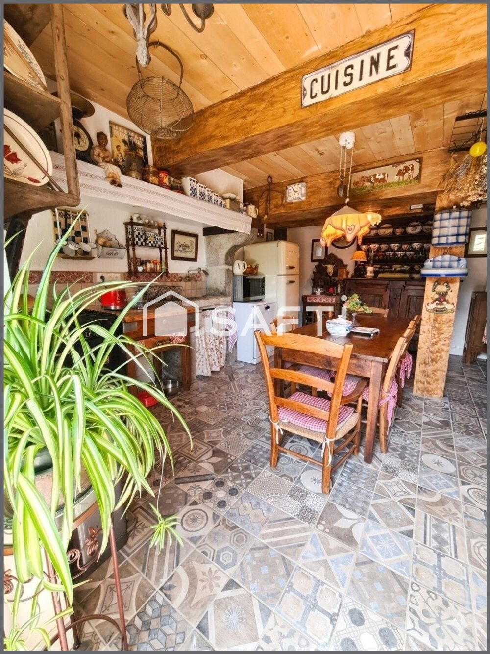 ENTRE AUTHENTICITÉ MODERNITÉ ET CHARME DE LA PIERRE