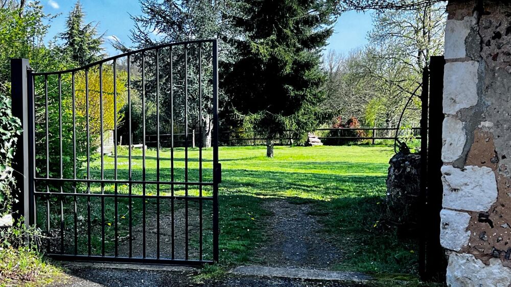 Maison de pays dans le Perche avec dépendances