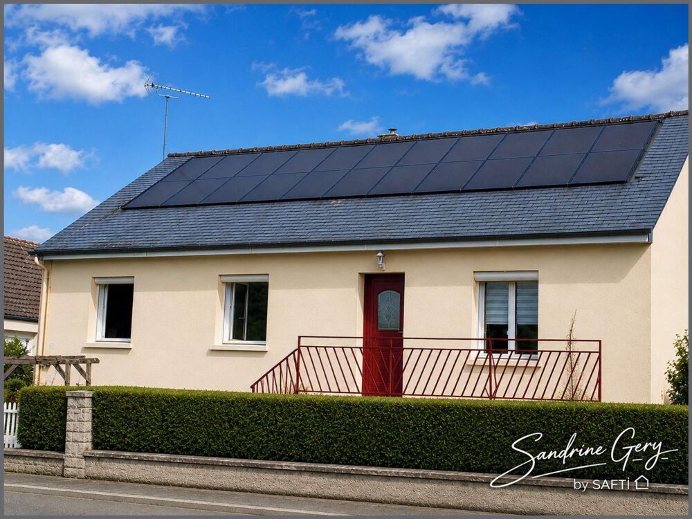Maison familiale économe avec sous-sol à Saint-Saturnin-du-Limet. Aux portes de Craon, 3 chambres ,clim ,panneaux solaires ,poê