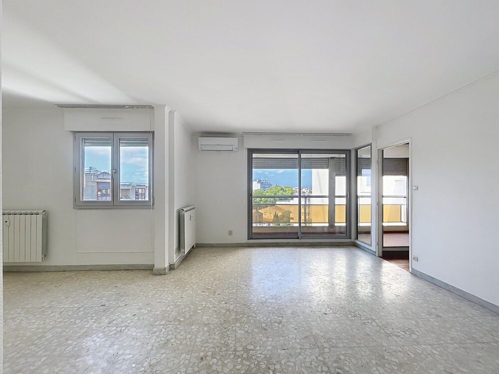 Vente Appartement CENTRE VILLE DERNIER ETAGE T4 BALCON CAVE PARKING Montpellier