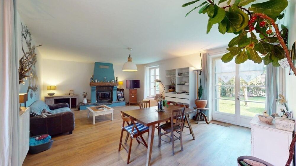 Longère F5, 4 chambres, un garage attenant et buanderie.