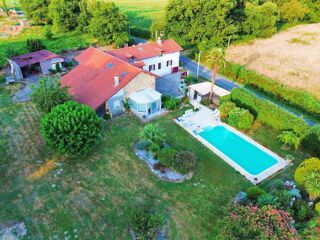  Maison � vendre 15 + pi�ces 270 m�