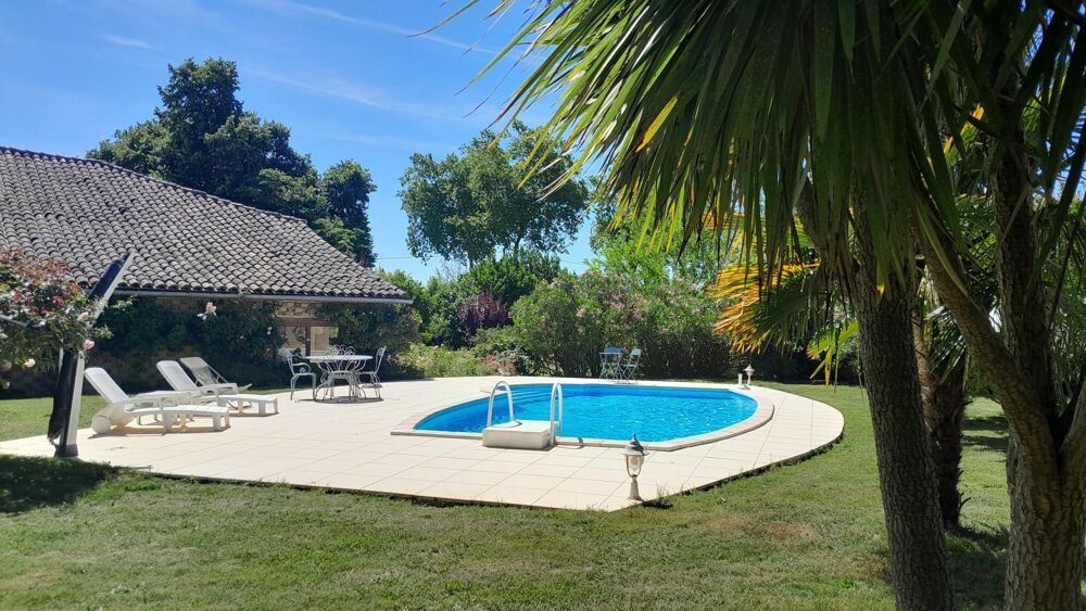 Vente Maison Description de cette maison de 278 m² avec piscine et terrain de plus de 7000 m² Castelnau-magnoac