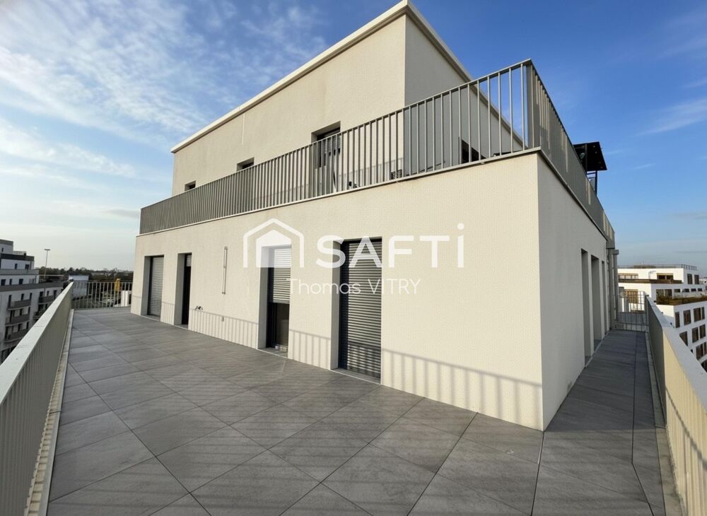 Appartement lumineux avec grande terrasse à Bondy