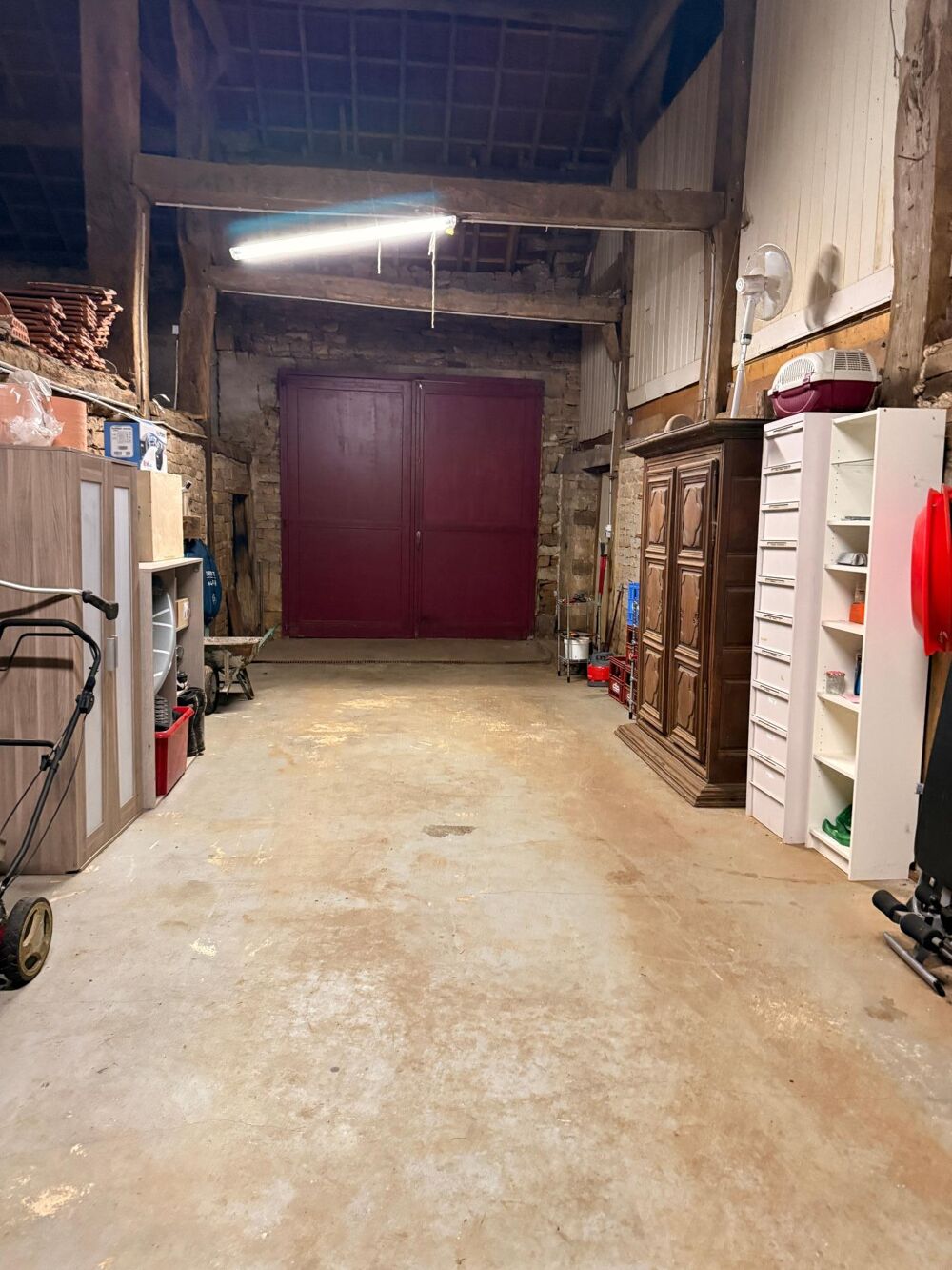 Vente Maison Maison ancienne rénovée de 209 m2, dépendance et terrain de 1900 m2. Velleguindry-et-levrecey