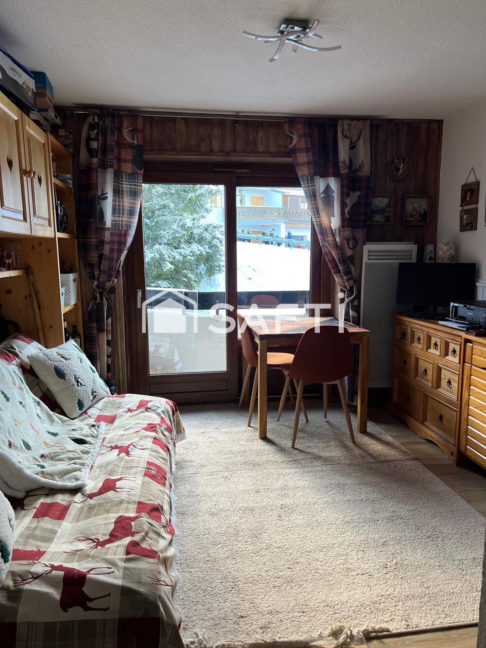 Charmant Appartement T2 De 25 m2 dans station de ski, avec vue sur la montagne et le lac Léman.