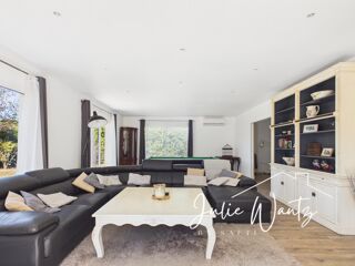  Maison à vendre 12 pièces 303 m²