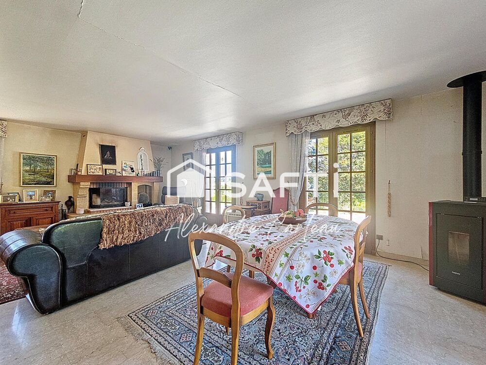 Maison traditionnelle dans bel environnement