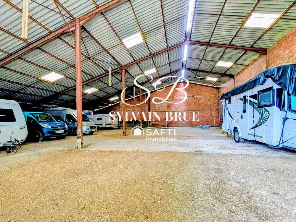 Propriété de 161m² avec 900m² de hangars et ateliers