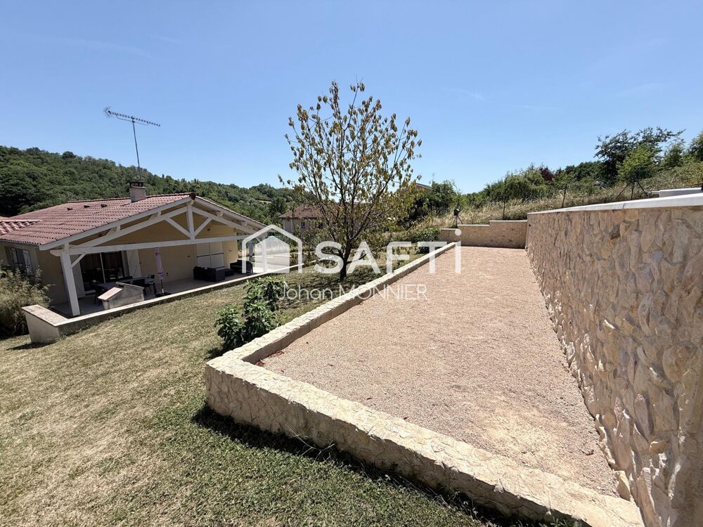 Maison familiale avec terrain et piscine