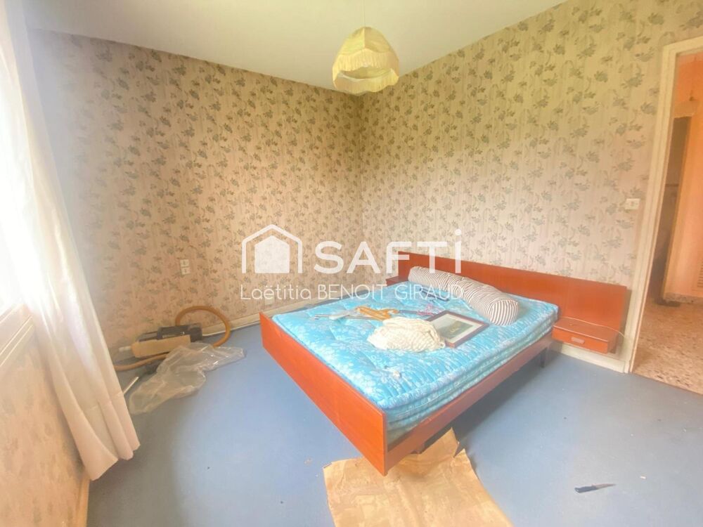 Vente Maison Maison typique des ann�es 70 � Marennes, jardin arbor� et gros potentiel � 5 min des plages ! Marennes