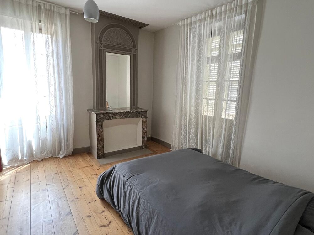 Vente Maison Coeur de ville - Hotel particulier - 6 chambres, garages et appartement Saint-jean-d'angely