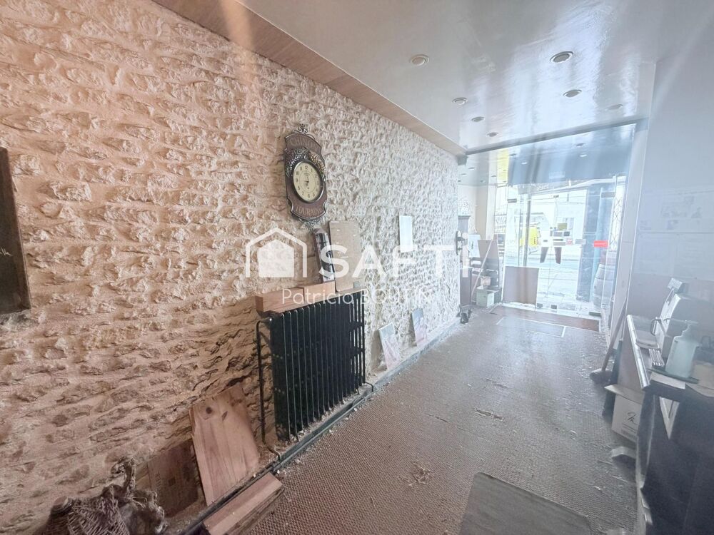 Vente Immeuble IMMEUBLE DE 3 LOGEMENTS + LOCAL COMMERCIAL AU CENTRE VILLE DE NIORT Niort