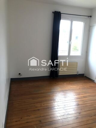 Vente Appartement Appartement avec combles aménageables , parking, garage, cave donnant accès à un jardinet. Lisieux