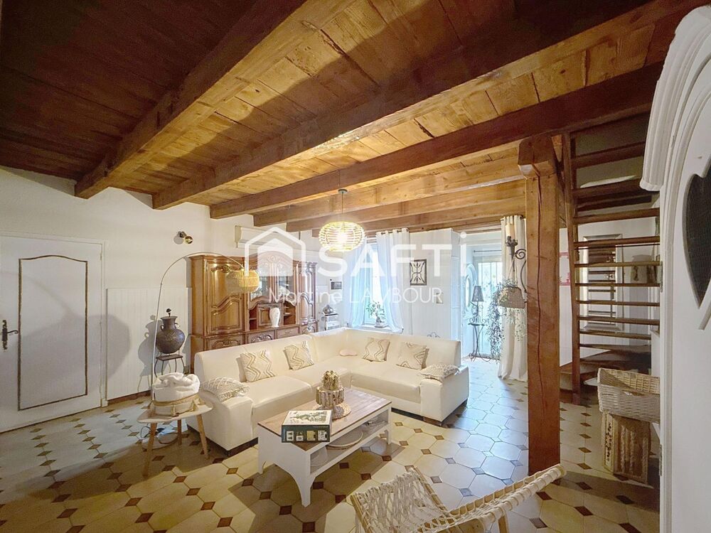 Vente Maison Maison de village T6 avec cour et dépendances Arles