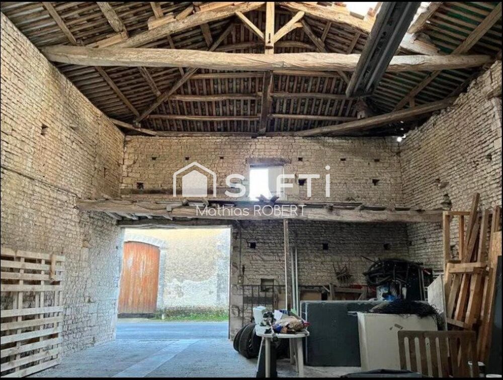 Grange en pierre à fort potentiel