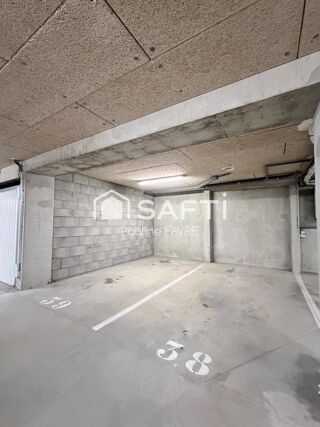  Parking / Garage à vendre 