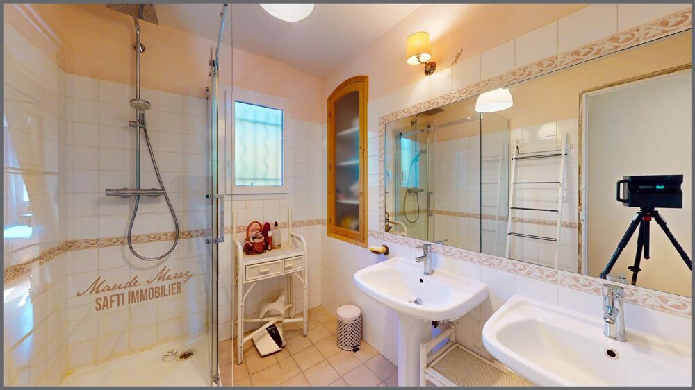 � vendre  Maison La Roquebrussanne (83136)