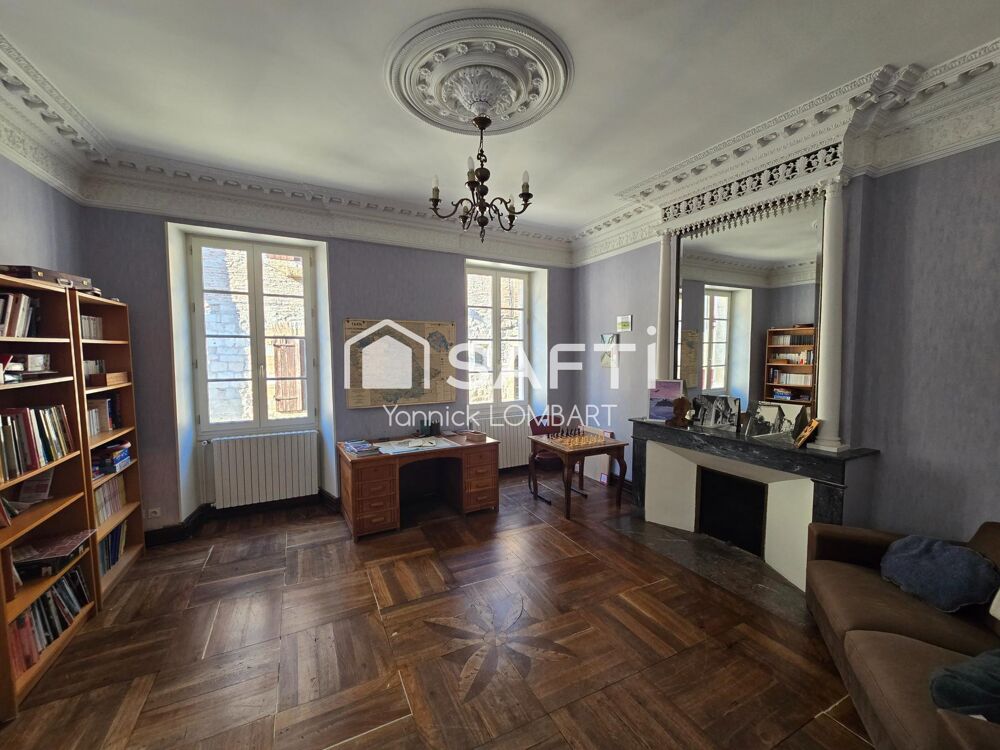 Maison de charme au coeur de Castelnau-de-Montmiral  319 m² habitables
