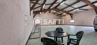   Un espace idéal pour stockage, activité artisanale ou projet professionnelAtelier / dépôt d'environ 300 m² sur terrain clôturé e Saffre
