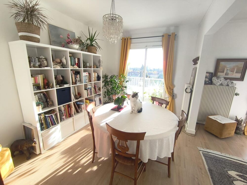 Vente Appartement Lumineux T4 avec de beaux volumes et balcons. Bordeaux