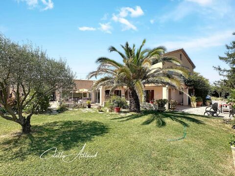   �l�gance proven�ale et volumes g�n�reux au c�ur de M�rargues. Maison - 7 pi�ce(s) - 200 m�