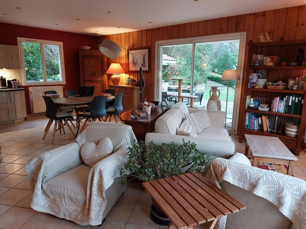 Vente Maison Le confort d'une belle maison ouverte sur l'extérieur Saint-lary