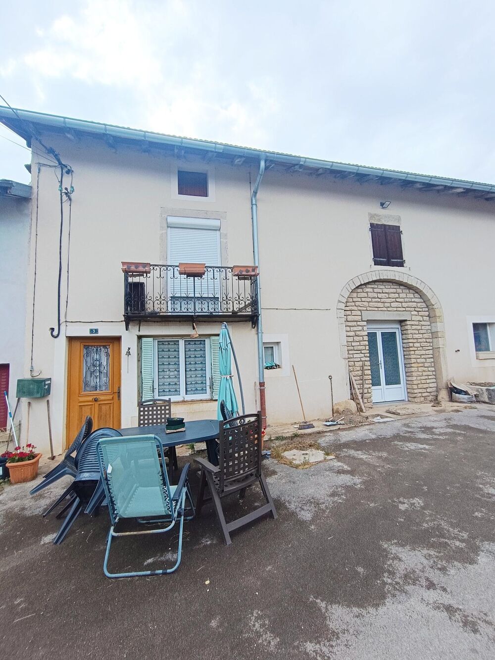 Vente Maison Jolie Maison de village d'une surface habitable de 122 m2 sur terrain clos de 472 m2 Dramelay