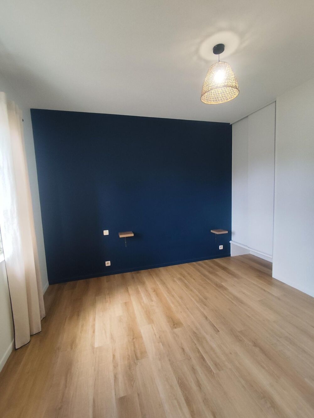 Charmante maison fonctionnelle avec beau terrain avec vue sur les champs !