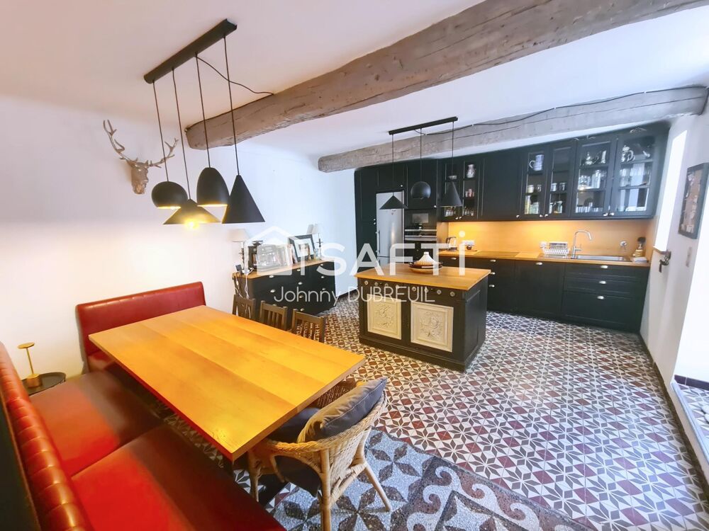 Vente Maison PIGNANS – Hôtel particulier de 300m2 au cœur du village avec jardin et piscine Pignans