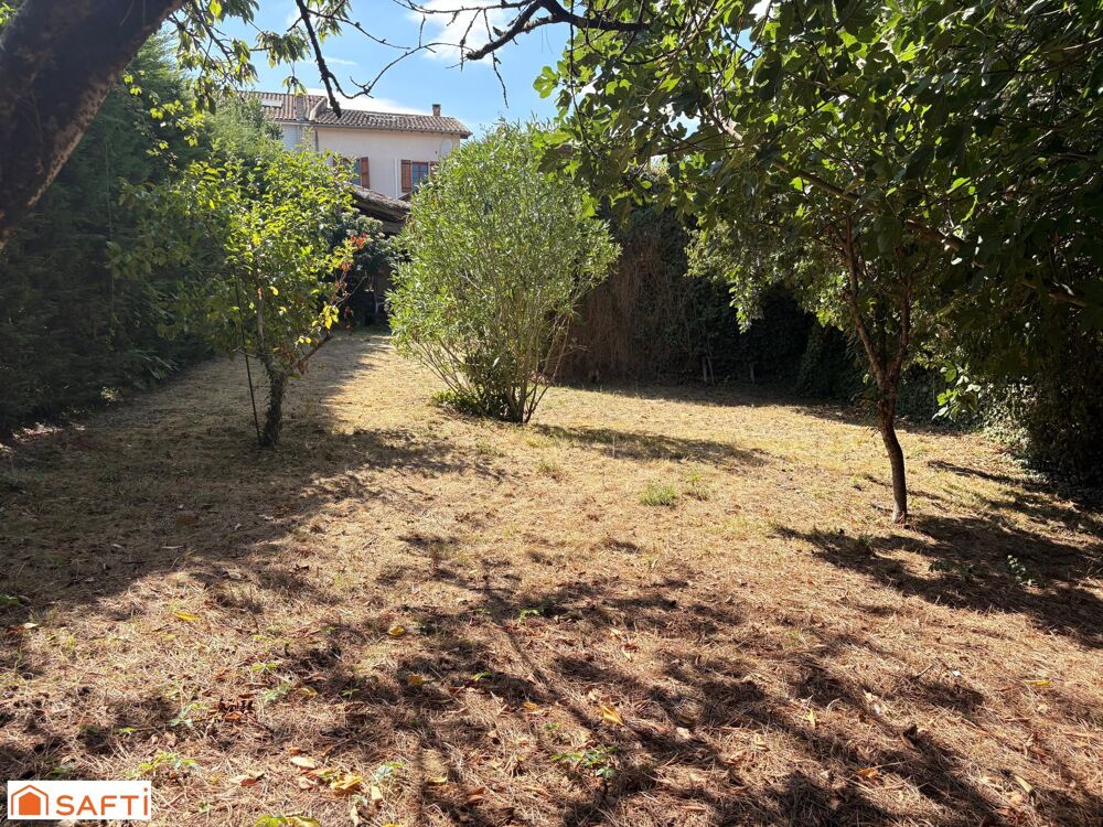 Maison de caractère en pierre  185 m²  4 chambres  Jardin et dépendances