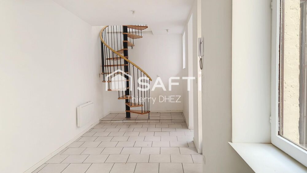 Location Appartement Proximité Centre-Ville et Métro, T2 rénové en duplex de 45m² avec extérieur de 12m² Roubaix