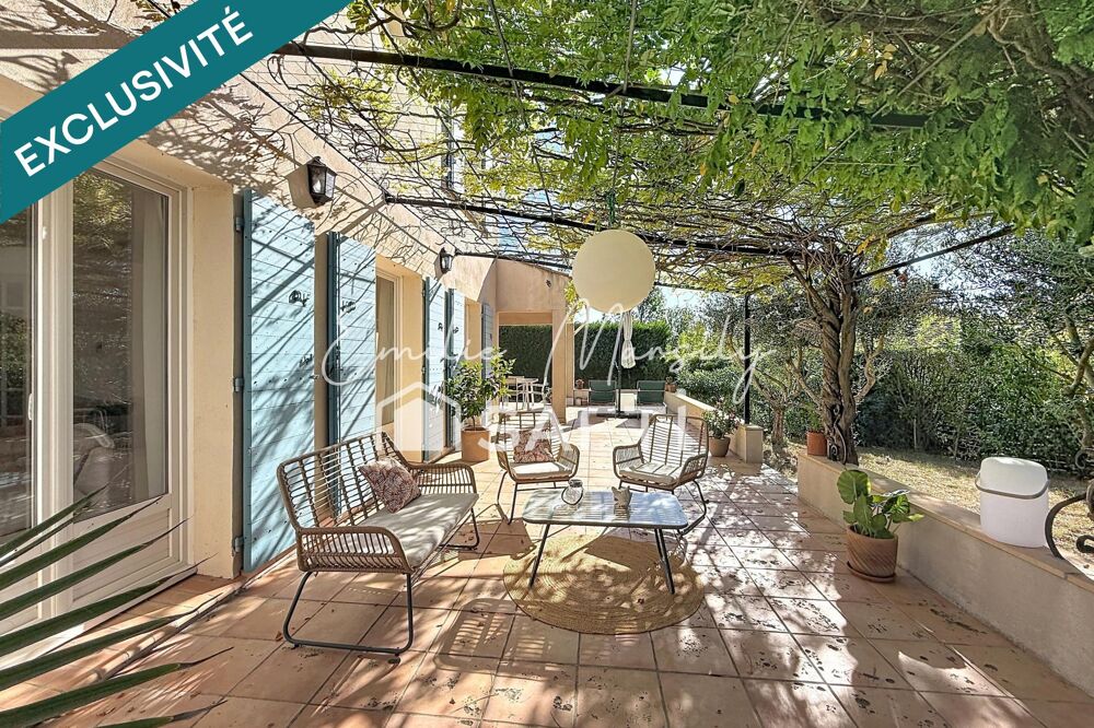 Vente Maison Bastide familiale avec piscine et beaux espaces de vie sans vis à vis Clarensac