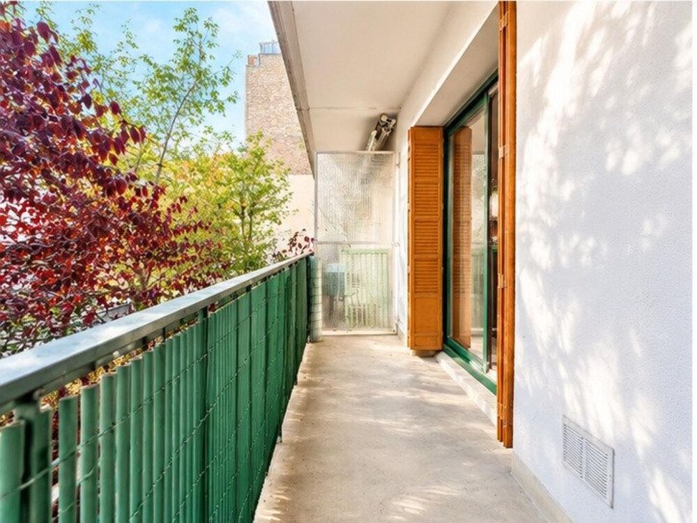 Vente Appartement Grand studio avec balcon, cuisine séparée et cave Paris 12