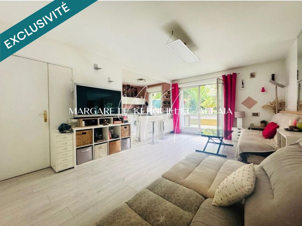 Appartement de 3 pièces situé en rez de jardin avec jardin-terrasse.