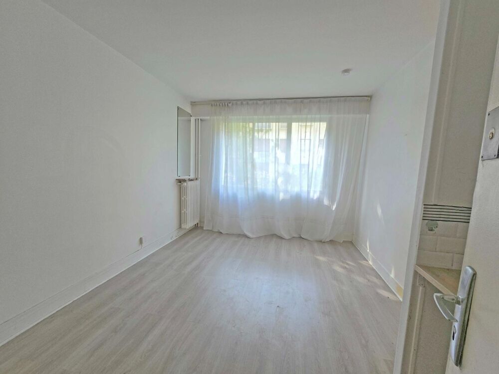 Vente Appartement Chambre avec ascenseur, au calme avec vue jardin Paris 16