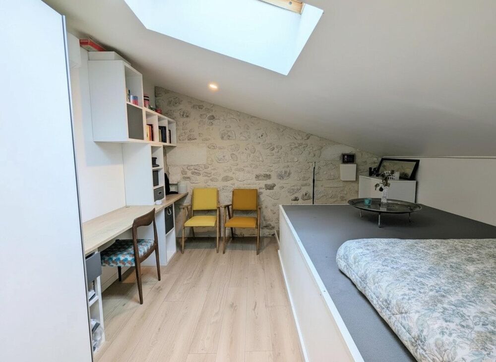 maison en pierre rénovée, coeur de village