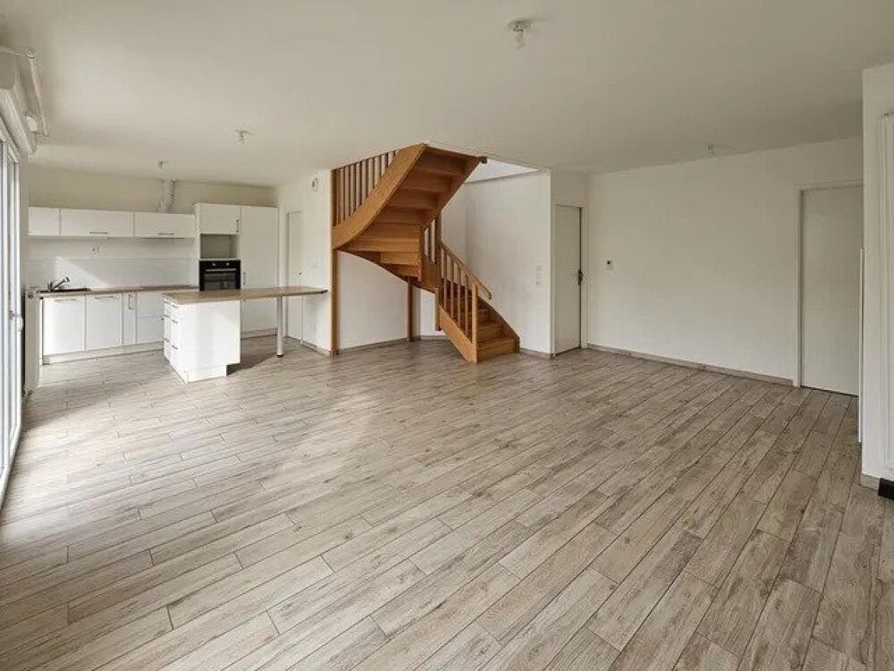 Maison récente avec 4 chambres et un garage