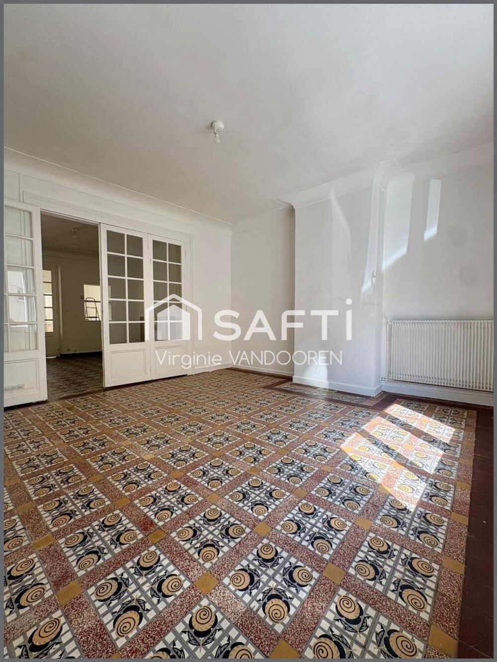 Appartement de caractère avec cour, à deux pas de la mer