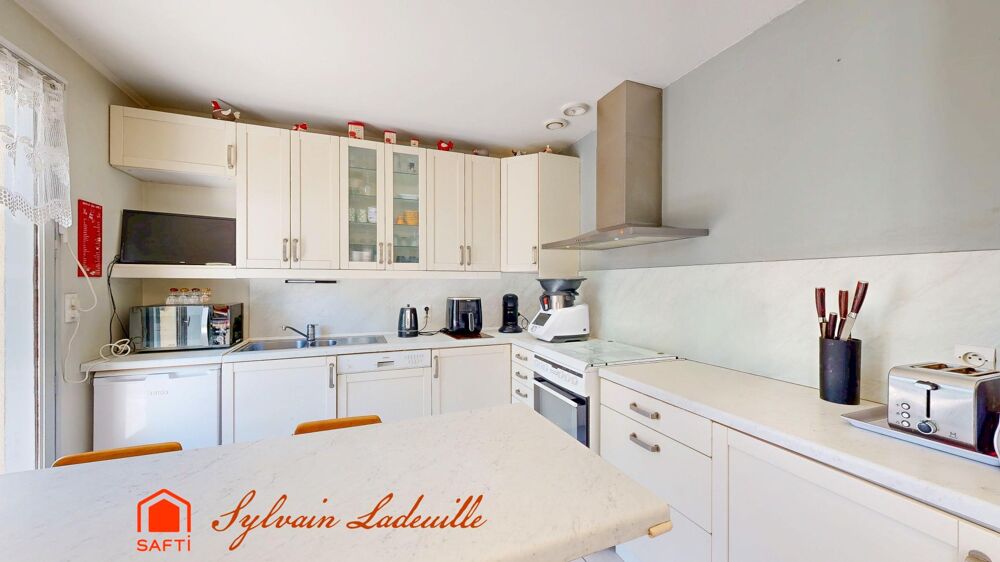 Vente Maison Plain-pied avec piscine, terrain arboré et grand garage Saint-cyprien