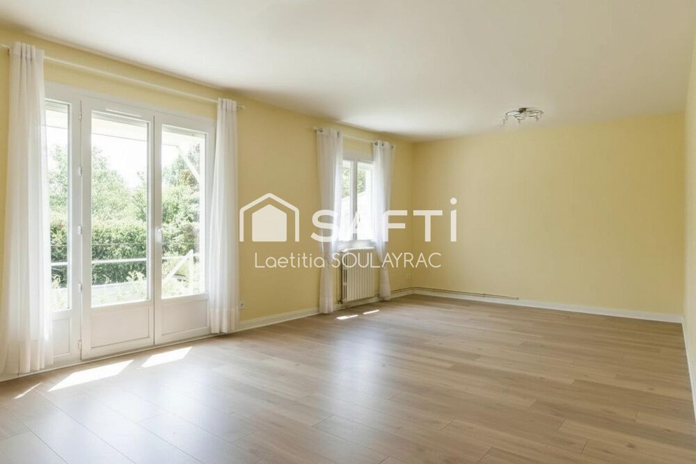 Maison 81 m² avec garage et jardin, proche centre.