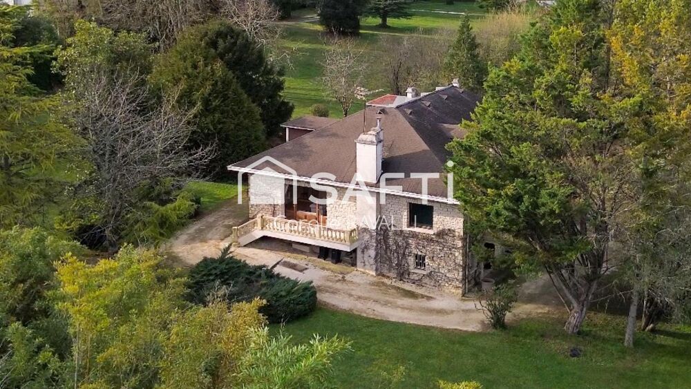 Propriété en pierre avec parc exceptionnel de 4,2 hectares au coeur de Nersac