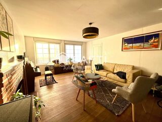  Maison  vendre 8 pices 221 m