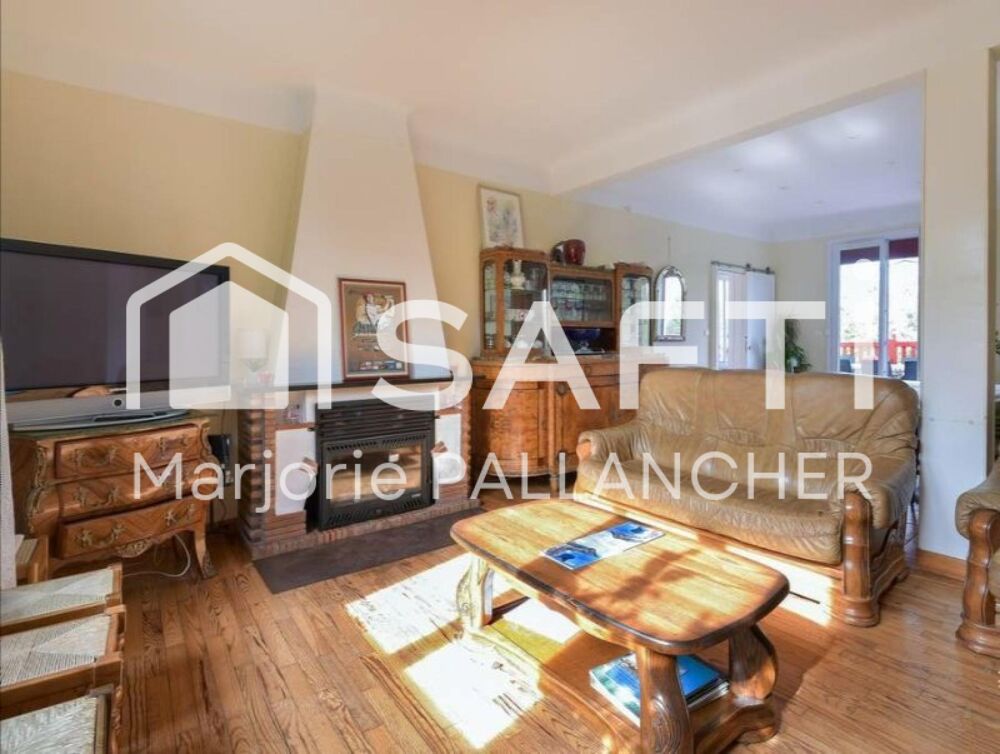 Vente Maison Villa typique basque de 103m2 + T2 de 57m2 à 15 minutes à pieds du centre ville et des plages de Saint Jean de luz sur terrain d Saint-jean-de-luz
