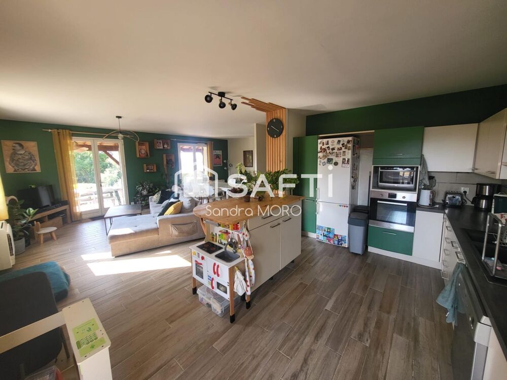 Maison familiale avec piscine et sous-sol total  Mongauzy