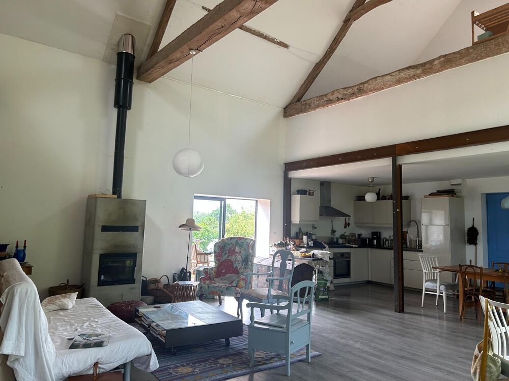 atelier d'artiste et maison d'habitation dans un écrin de verdure à l 'abri des regards