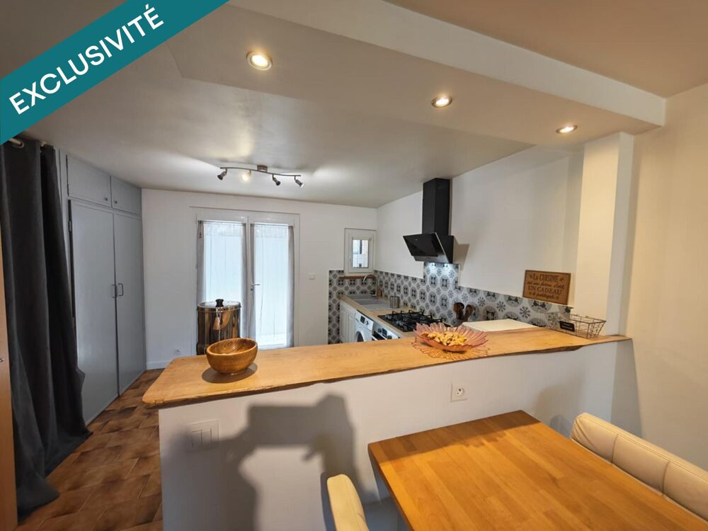 Vente Maison Maison de village avec 2 logements T2, terrasse et stationnement Les mees