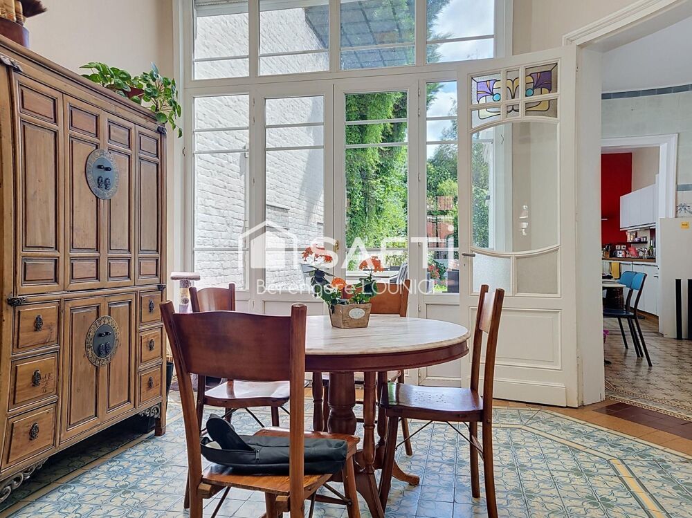 Vente Maison Maison bourgeoise style Art Nouveau de 181m² -Jardin et Cave- Secteur prisé- Lille
