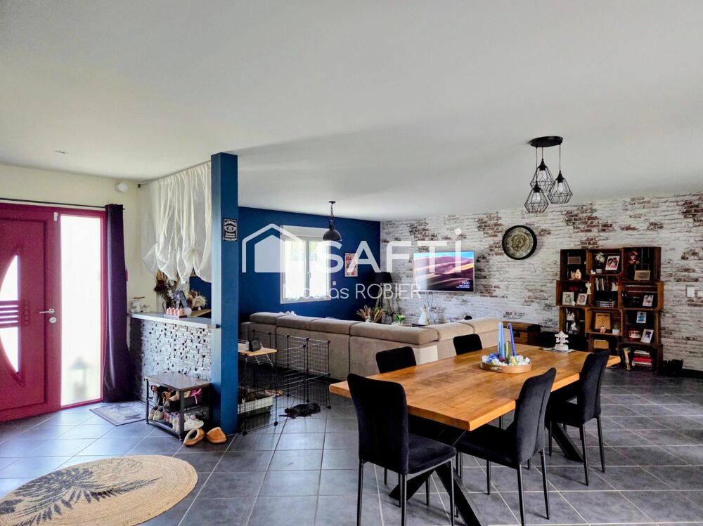 LUMINEUX PLAIN PIED TROIS CHAMBRES, SUITE PARENTALE, GRANDE PIÈCE DE VIE, GARAGE MEZZANINE, PISCINE CHAUFFÉE