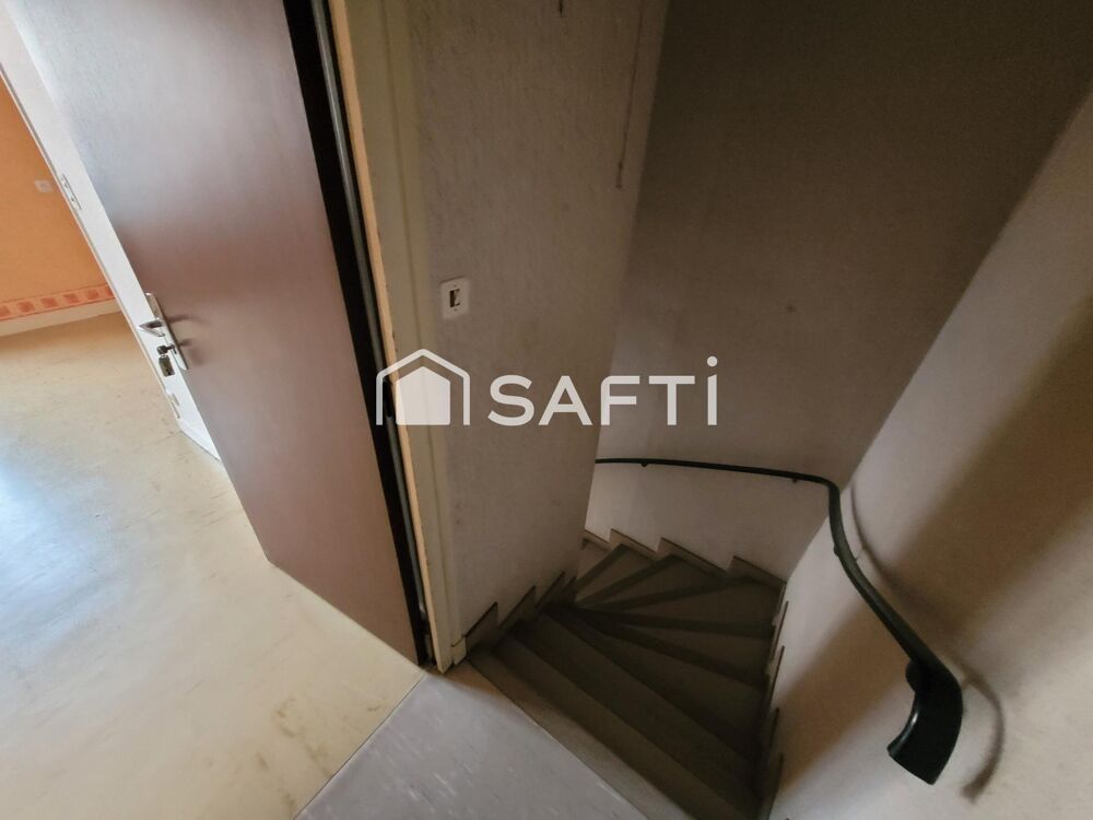 Vente Immeuble IMMB RAPPORT :T2 à louer 350€ +Commerce à louer 490€ Descartes